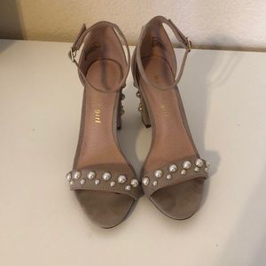 Madden Girl size 6 pearl heels